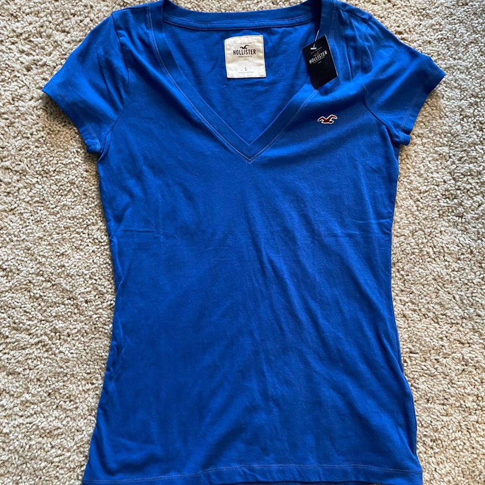Hollister V Neck NWT